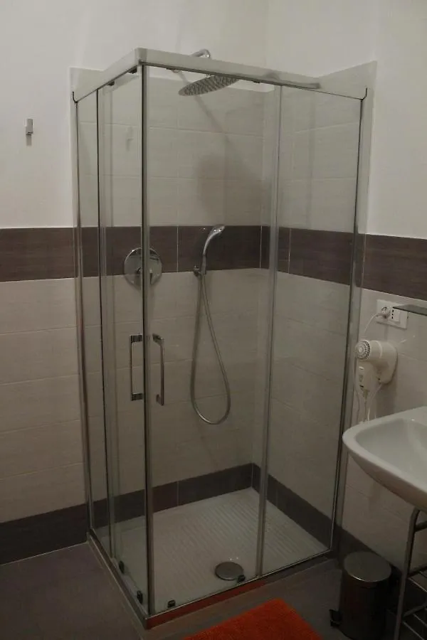 Rooms 18A Génova